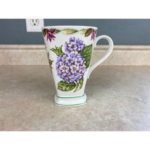 Sutherland Fine Bone China England Square Tapered Ear Handle 10 Fluid Ounce Flor